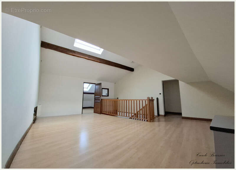 Appartement à LA NEUVEVILLE-SOUS-CHATENOIS