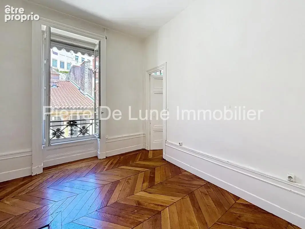 Lyon 1er – Appartement de caractère à réinventer  Charme de l'ancien, dressing, cave & grenier - photo 16