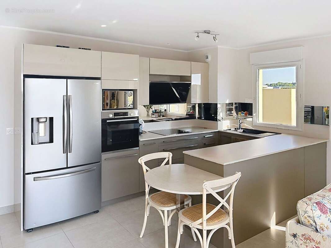 Appartement à VILLENEUVE-LES-AVIGNON