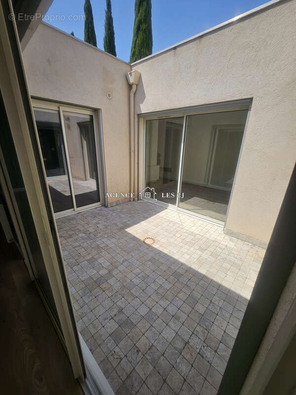 EXCLUSIVITÉ   Maison de plain-pied avec patio   Beaumont 13012 - photo 12