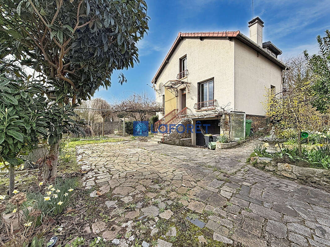 Maison à SAVIGNY-SUR-ORGE