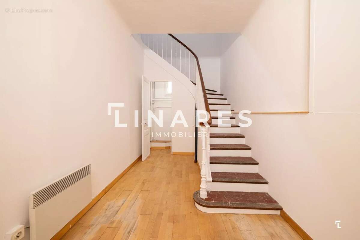 Appartement à MARSEILLE-1E