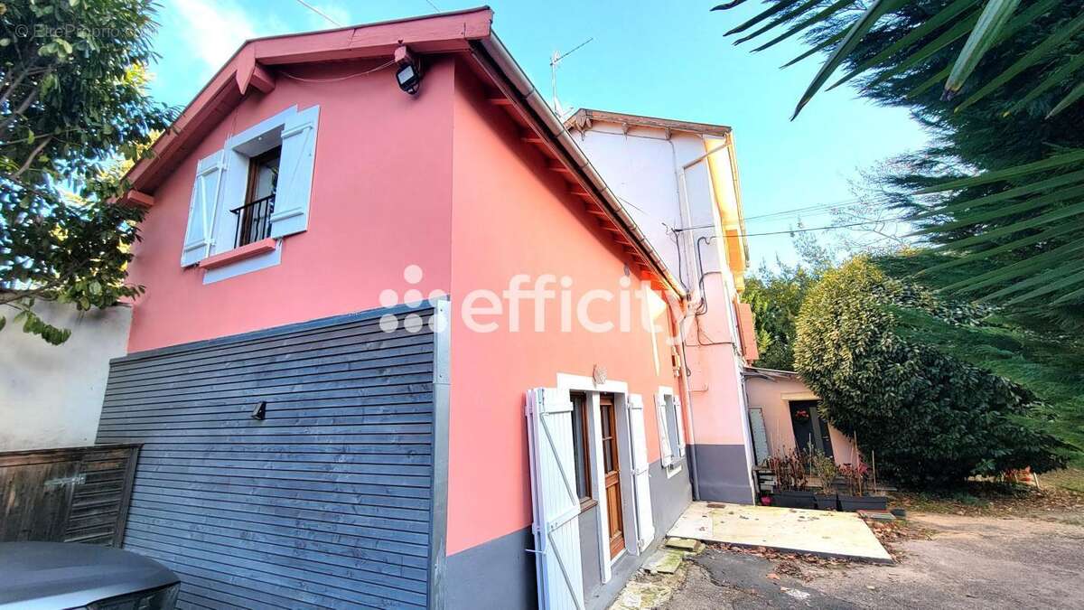 Maison à COLLONGES-AU-MONT-D'OR