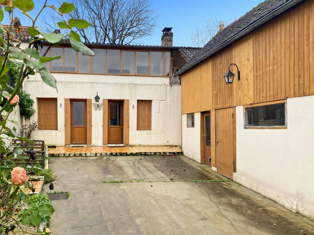 Maison à COURTENAY