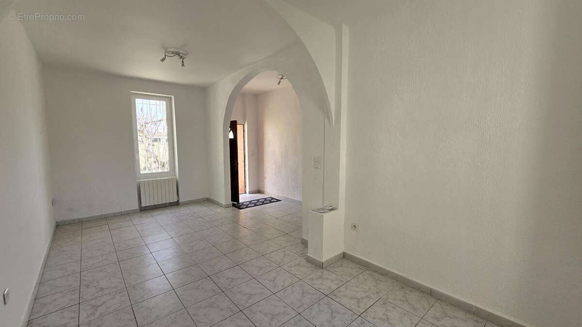 Maison à LE CASTELLET