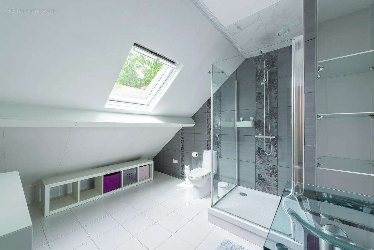 Maison familiale avec studio indépendant – 178 m2 – Chessy Bourg - photo 12