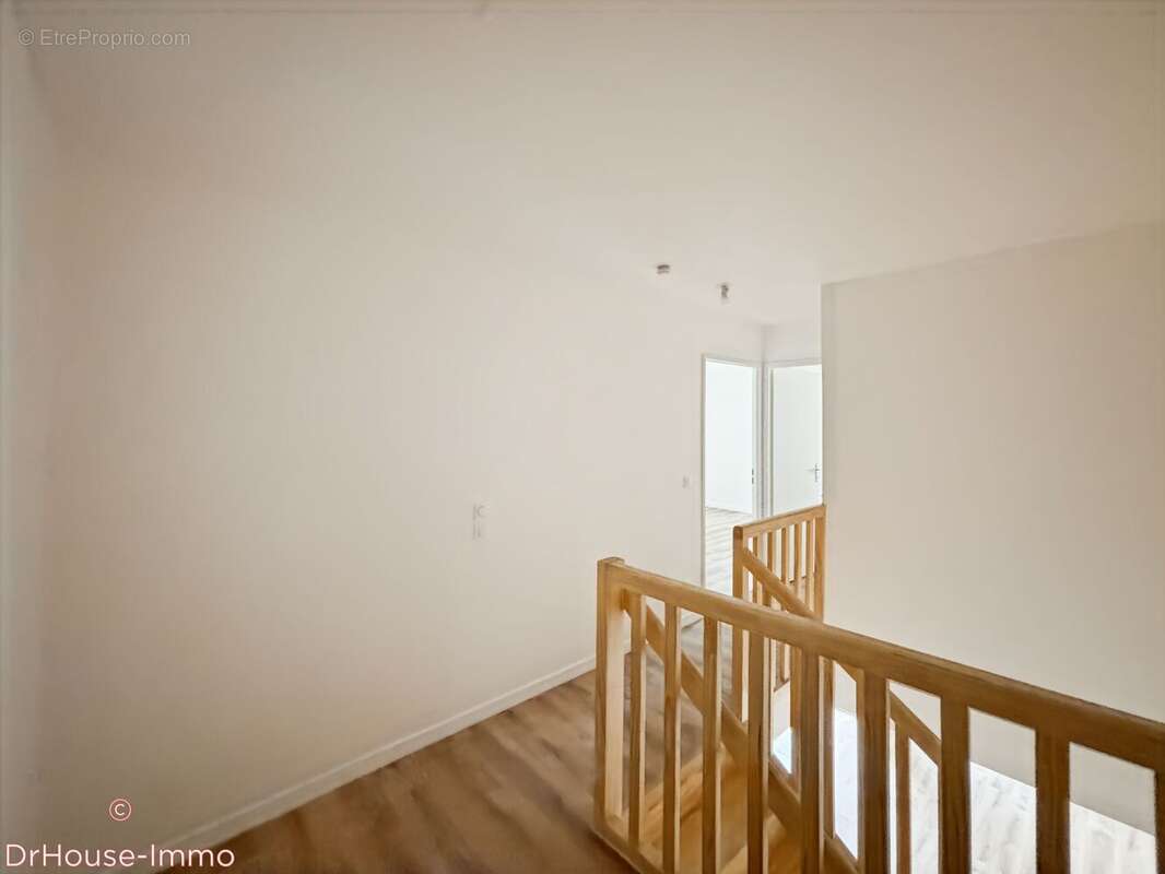 Appartement 65 m² à Merignac  - photo 32