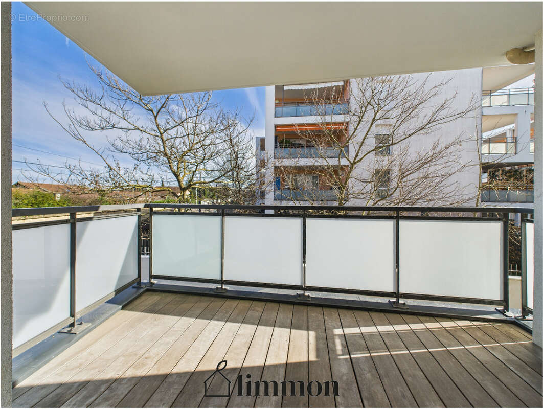 Appartement à MEYZIEU