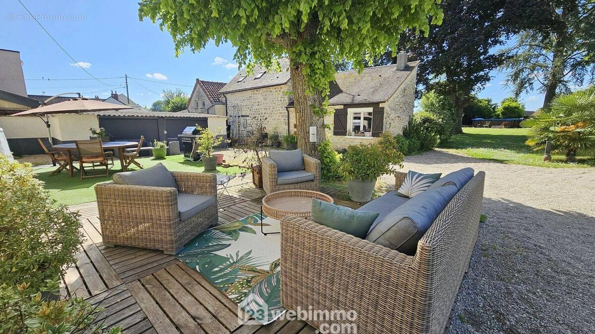 Une terrasse de 50 m² sans vis à vis! - Maison à MILLY-LA-FORET