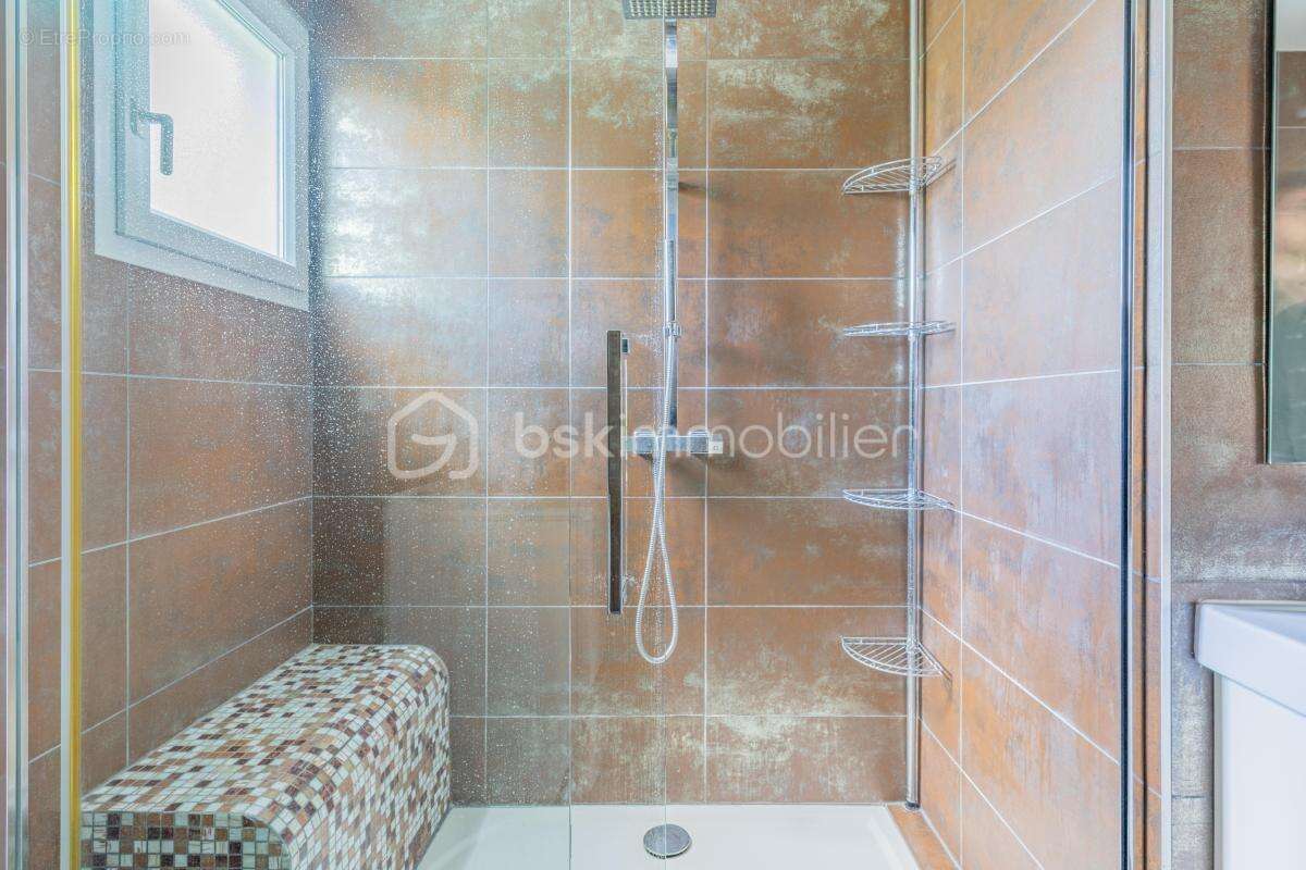 Appartement à POISY