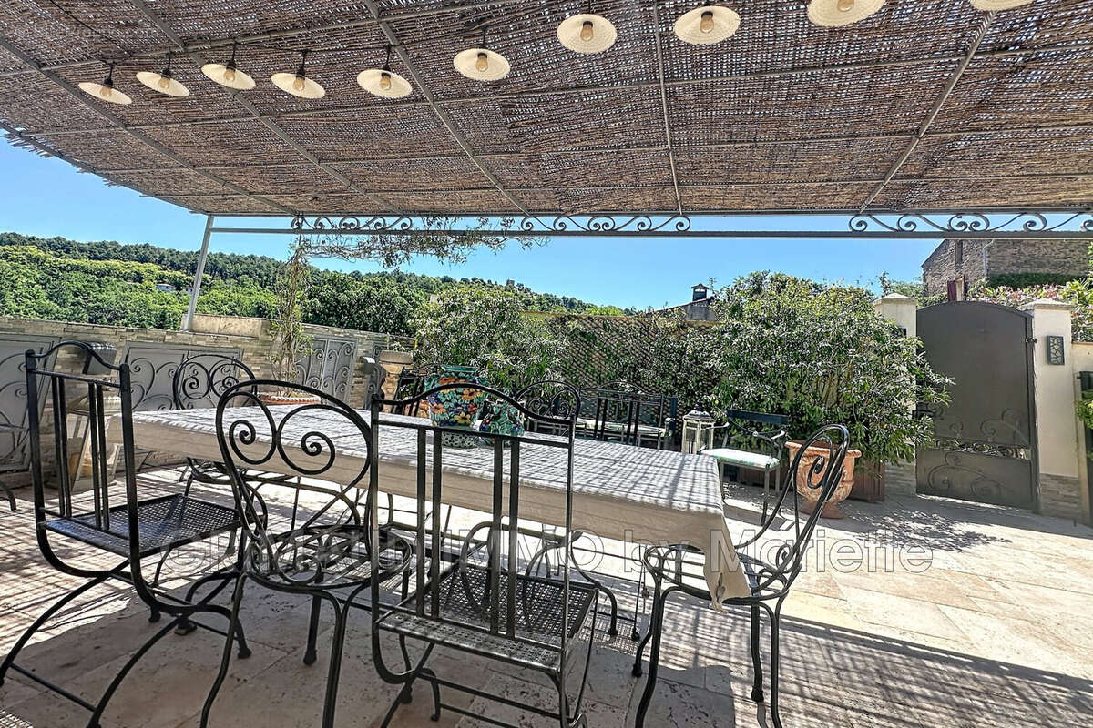 Maison à LA GARDE-FREINET