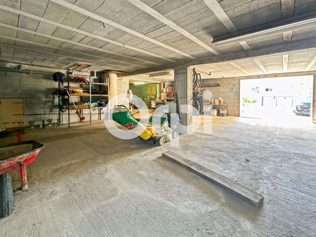 Maison à SAINT-ALBAN-AURIOLLES