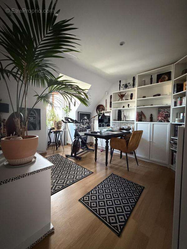 Maison à VERT-SAINT-DENIS