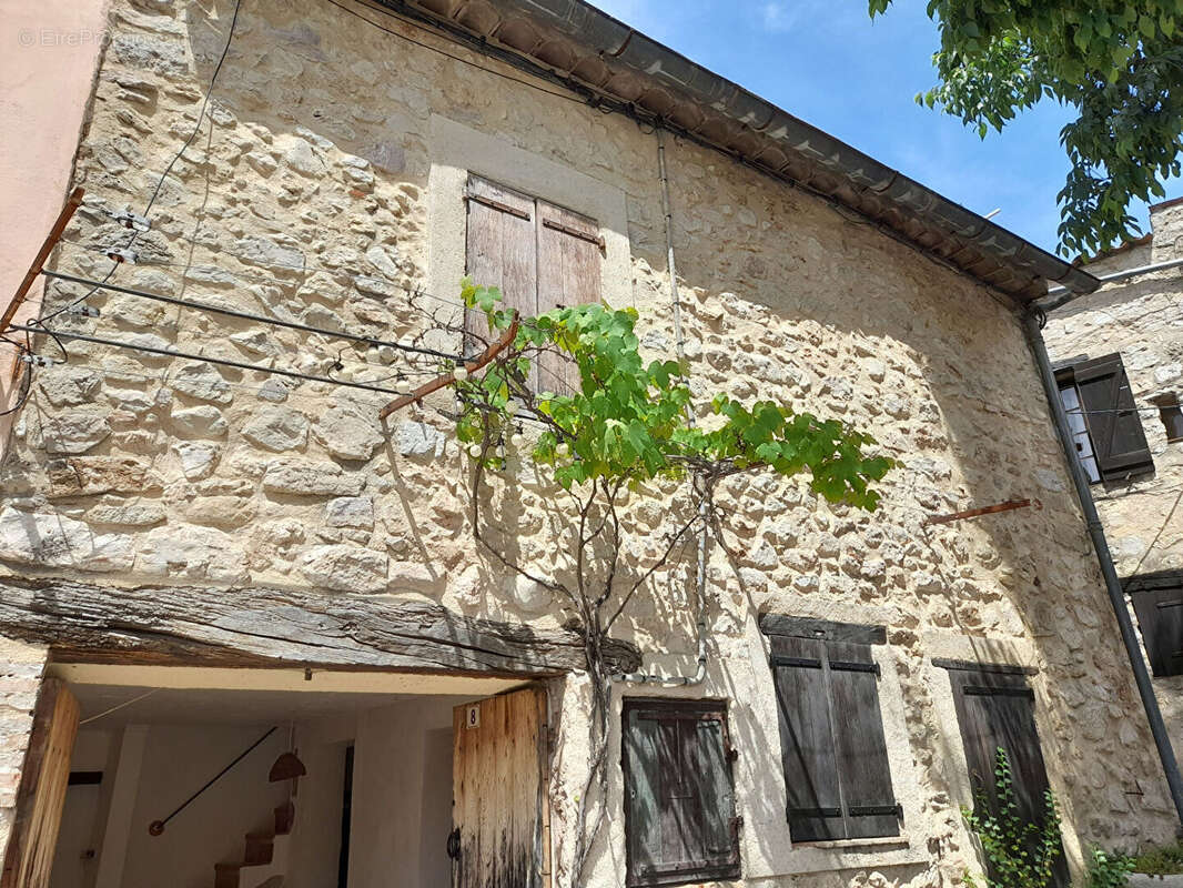 Maison à FOX-AMPHOUX