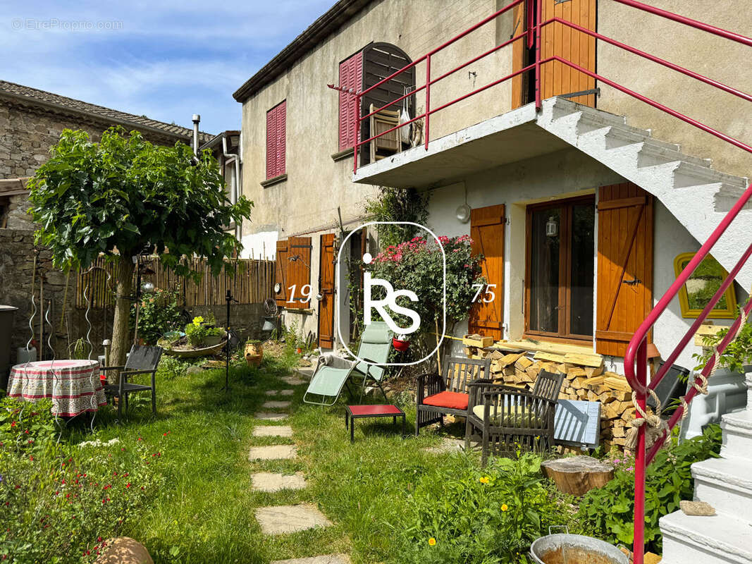 Maison à JAUJAC