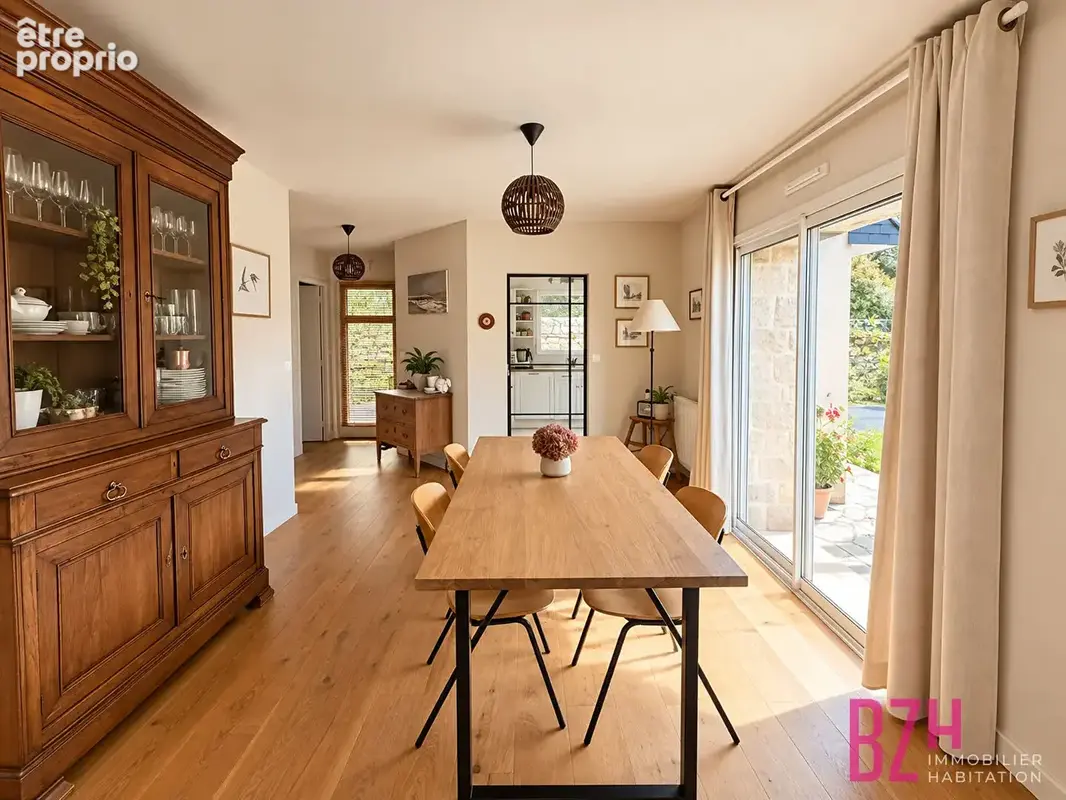 Maison SENE 7 pièce(s) 134.26 m² - double garage  - jardin clos de 715 m² - photo 5