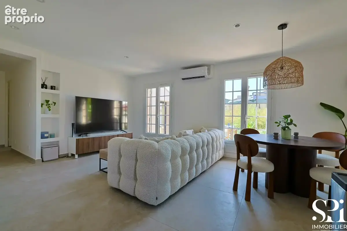 Maison de plain-pied avec piscine, jardin et garage — Toulon, quartier Sainte-Anne / Siblas - photo 13