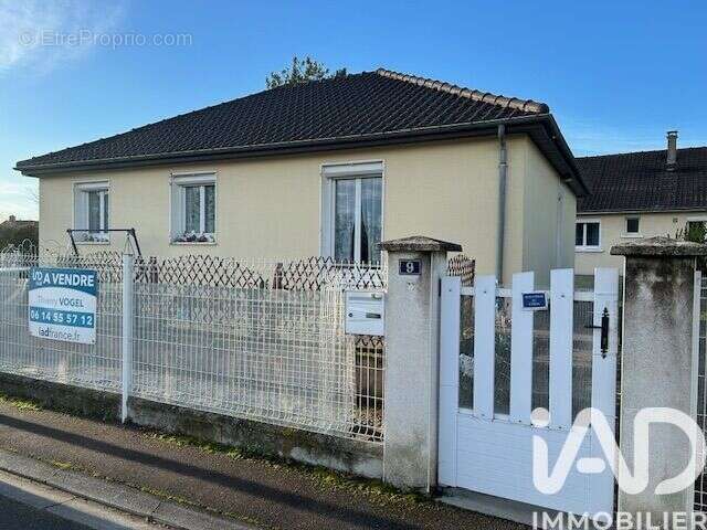 Photo 2 - Maison à LA CHAPELLE-SAINT-LUC
