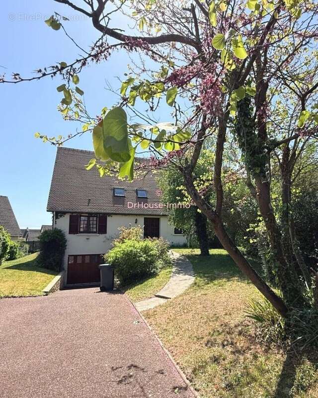 Maison à BRETTEVILLE-SUR-ODON