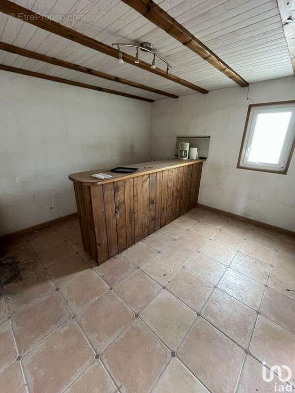 Photo 2 - Commerce à LA VARENNE