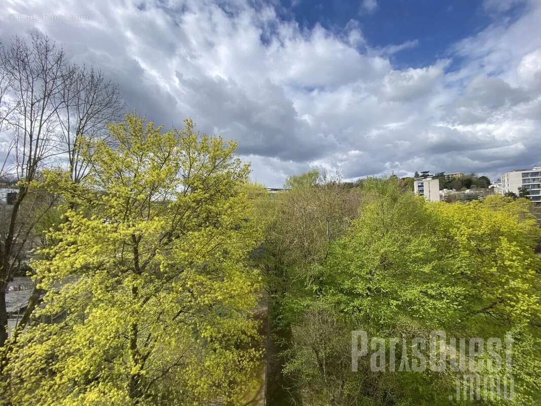 Appartement à VILLE-D'AVRAY