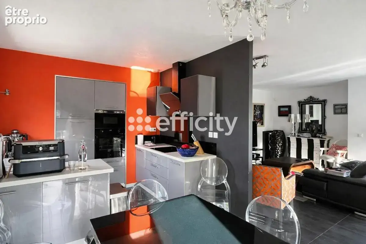 Maison 101 m² à Meursac  - photo 4