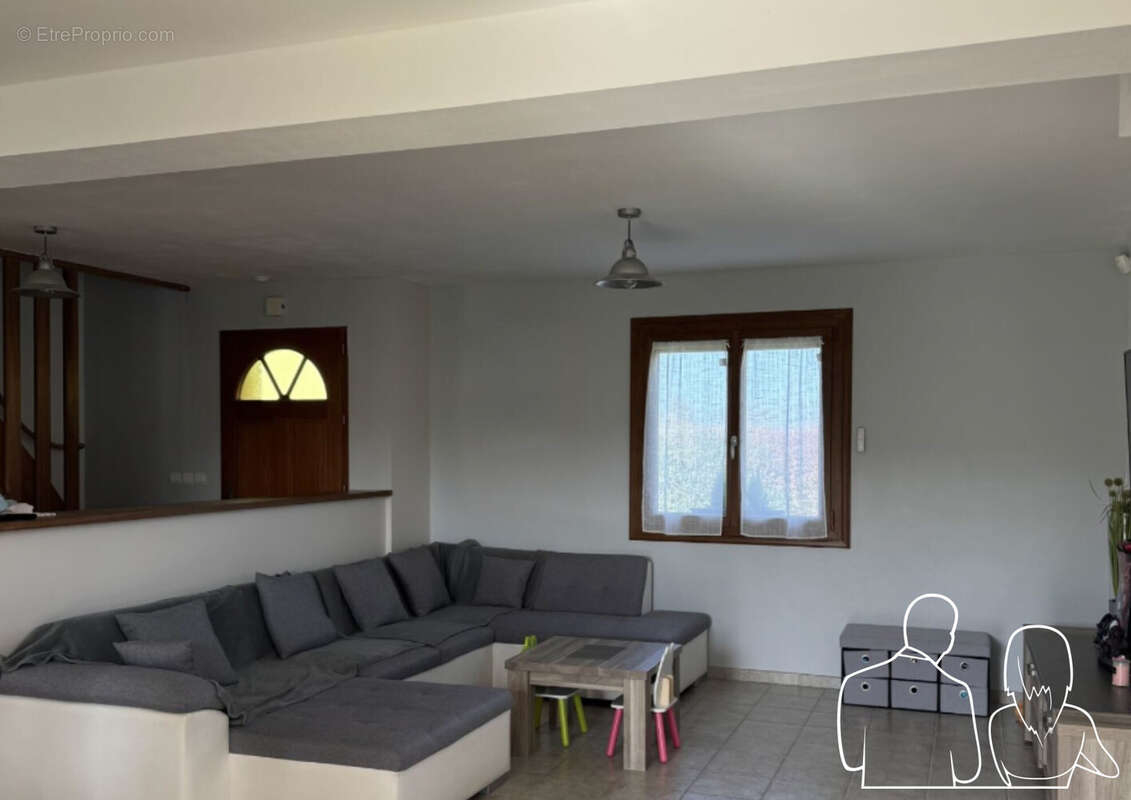 Maison à LA RIVIERE-SAINT-SAUVEUR