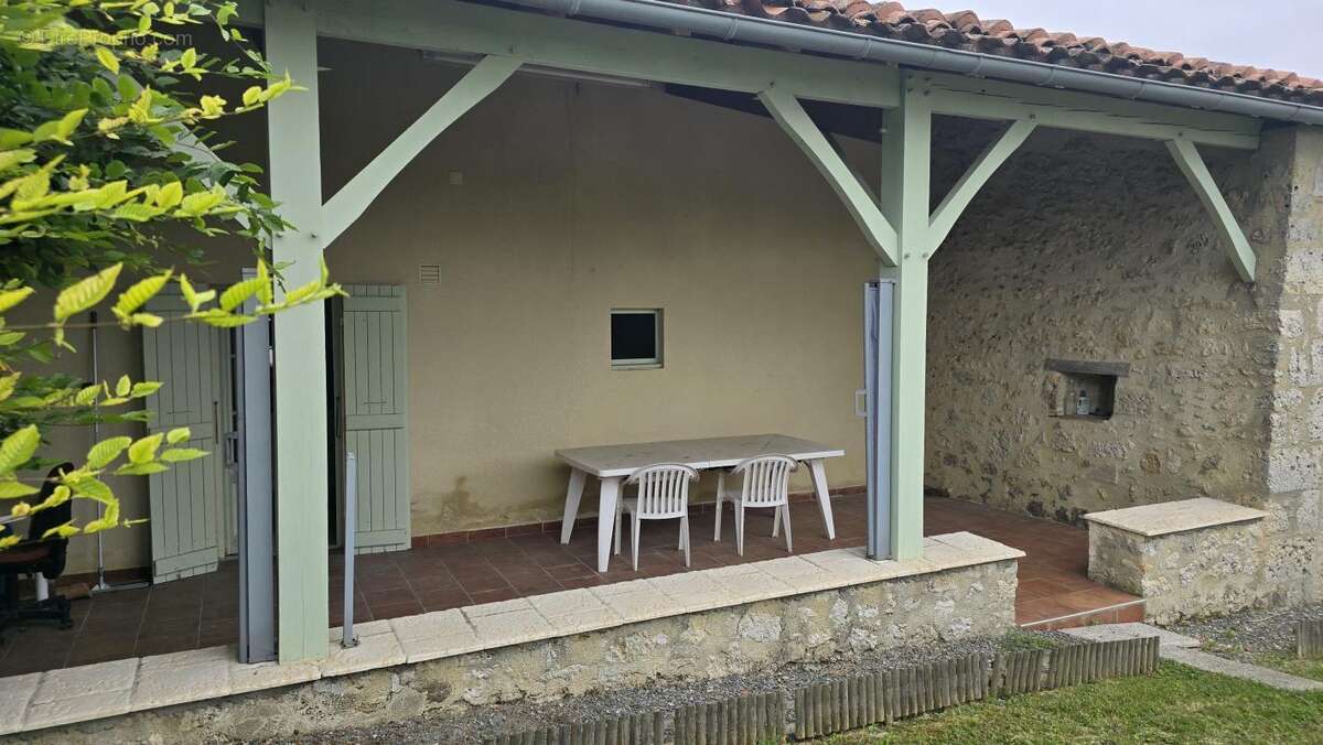 Maison à SAINTE-MERE