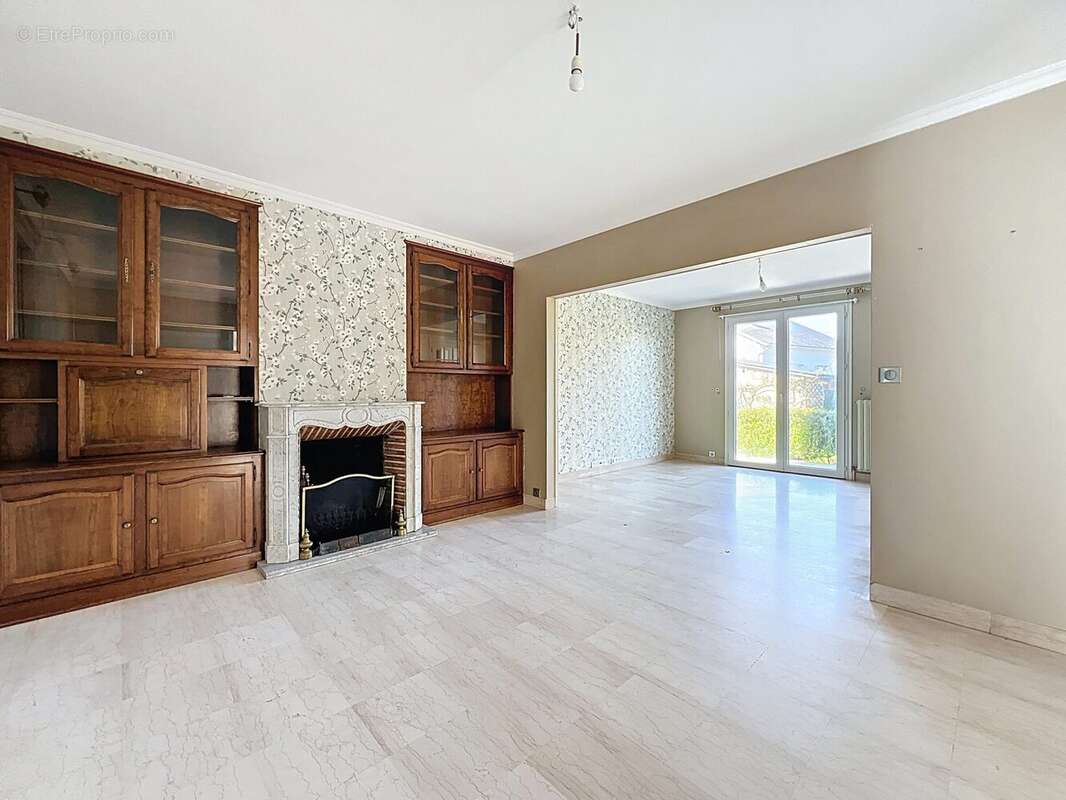 Maison à LA CHAUSSEE-SAINT-VICTOR