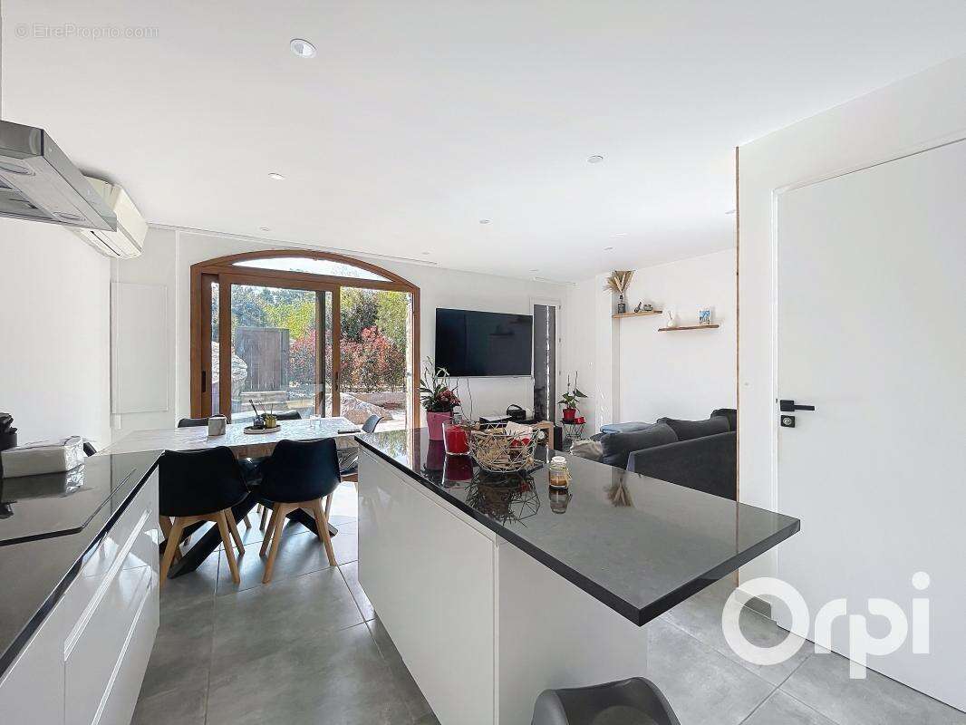 Maison à PORTO-VECCHIO