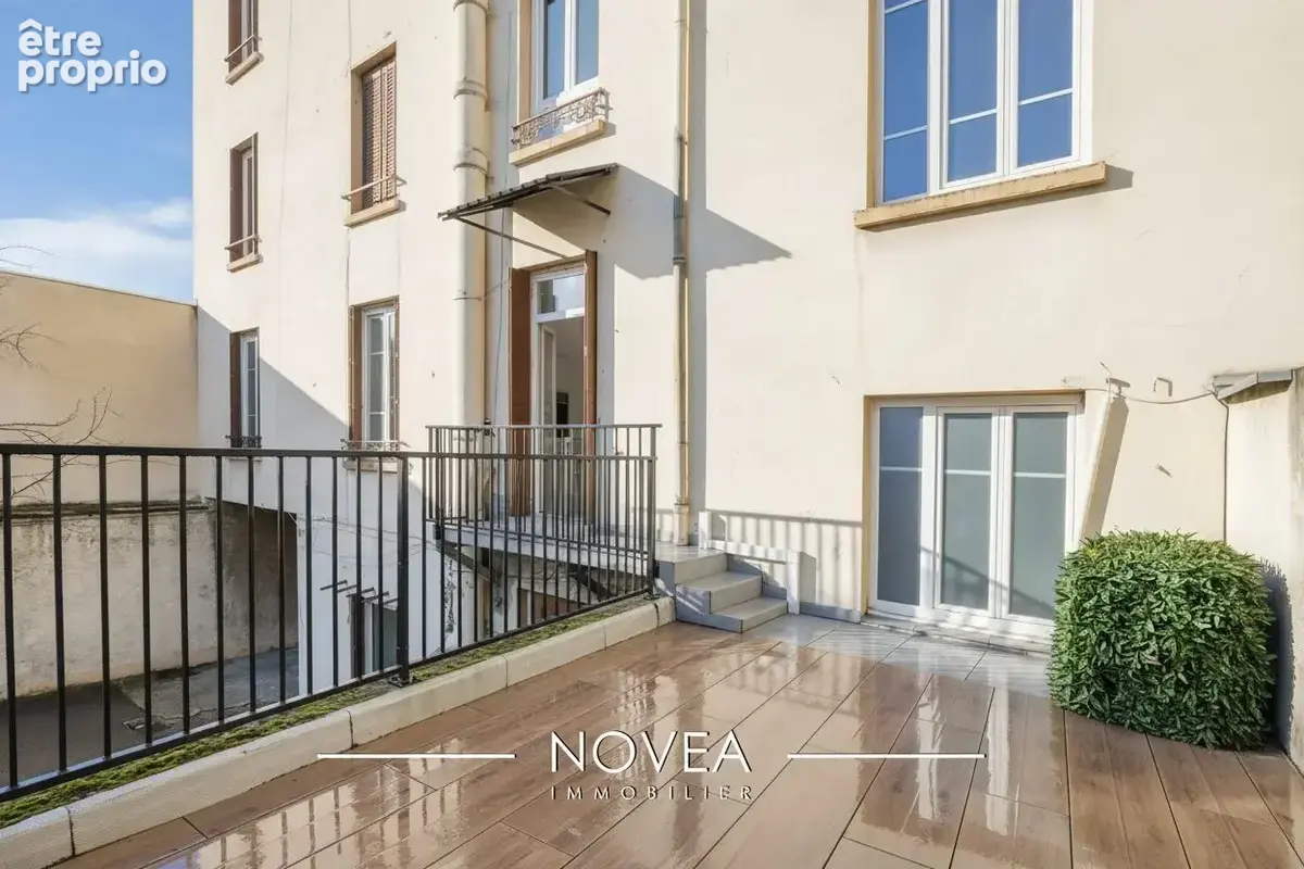 Appartement 4 pièces 120 m² à vendre à Villeurbanne (69100) - photo 8