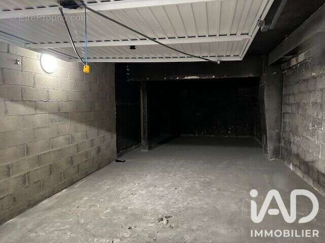 Parking 42 m² à Choisy-Le-Roi  - photo 3