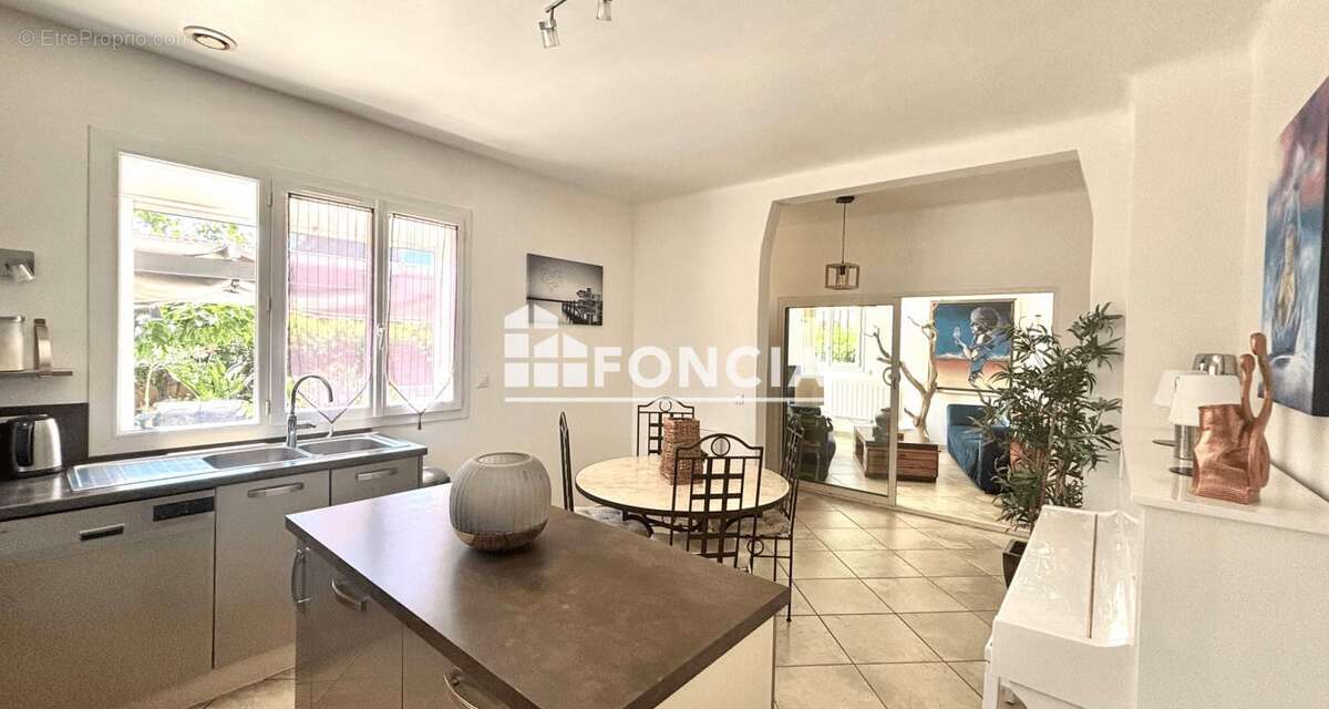 Maison à LA LONDE-LES-MAURES