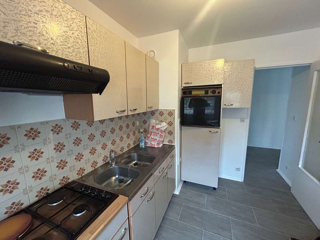 Appartement à DECINES-CHARPIEU