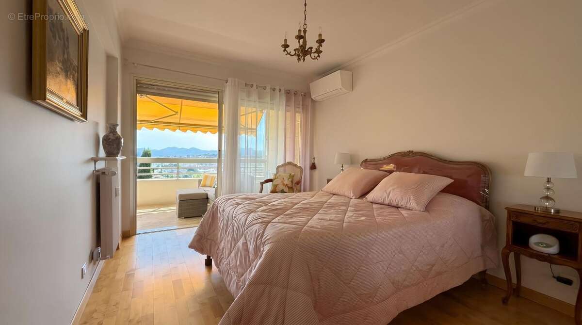 Appartement à LE CANNET