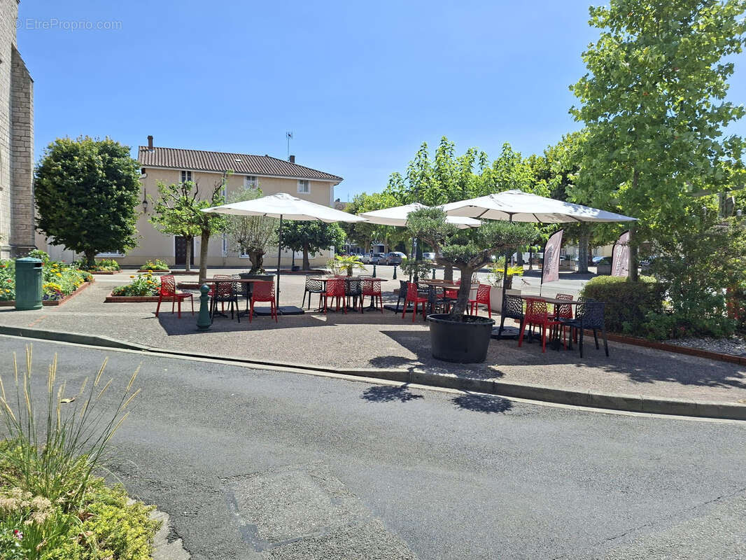 Fond de commerce Très lucratif - Centre Vonnas - photo 2