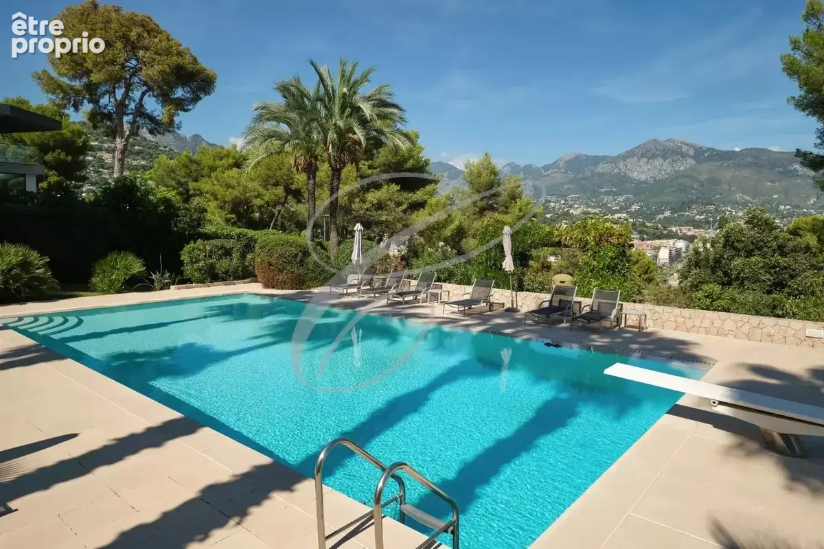 Appartement à ROQUEBRUNE-CAP-MARTIN