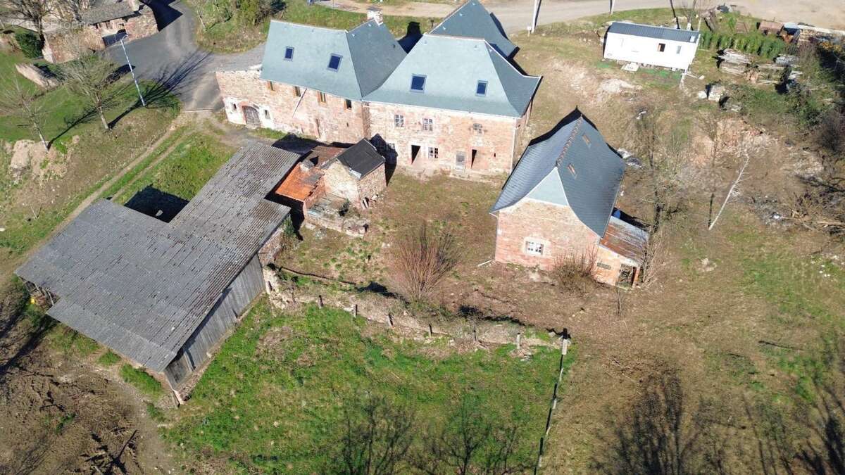 Maison à VILLECOMTAL