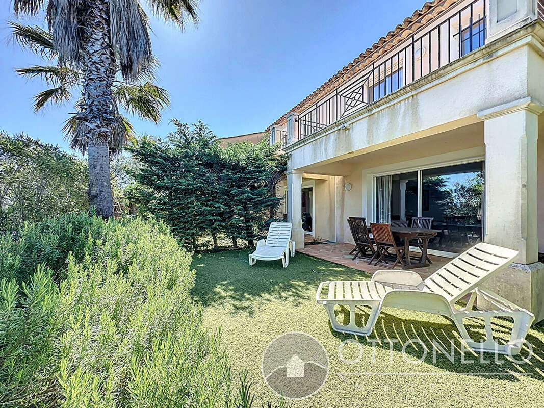 Maison à ROQUEBRUNE-SUR-ARGENS