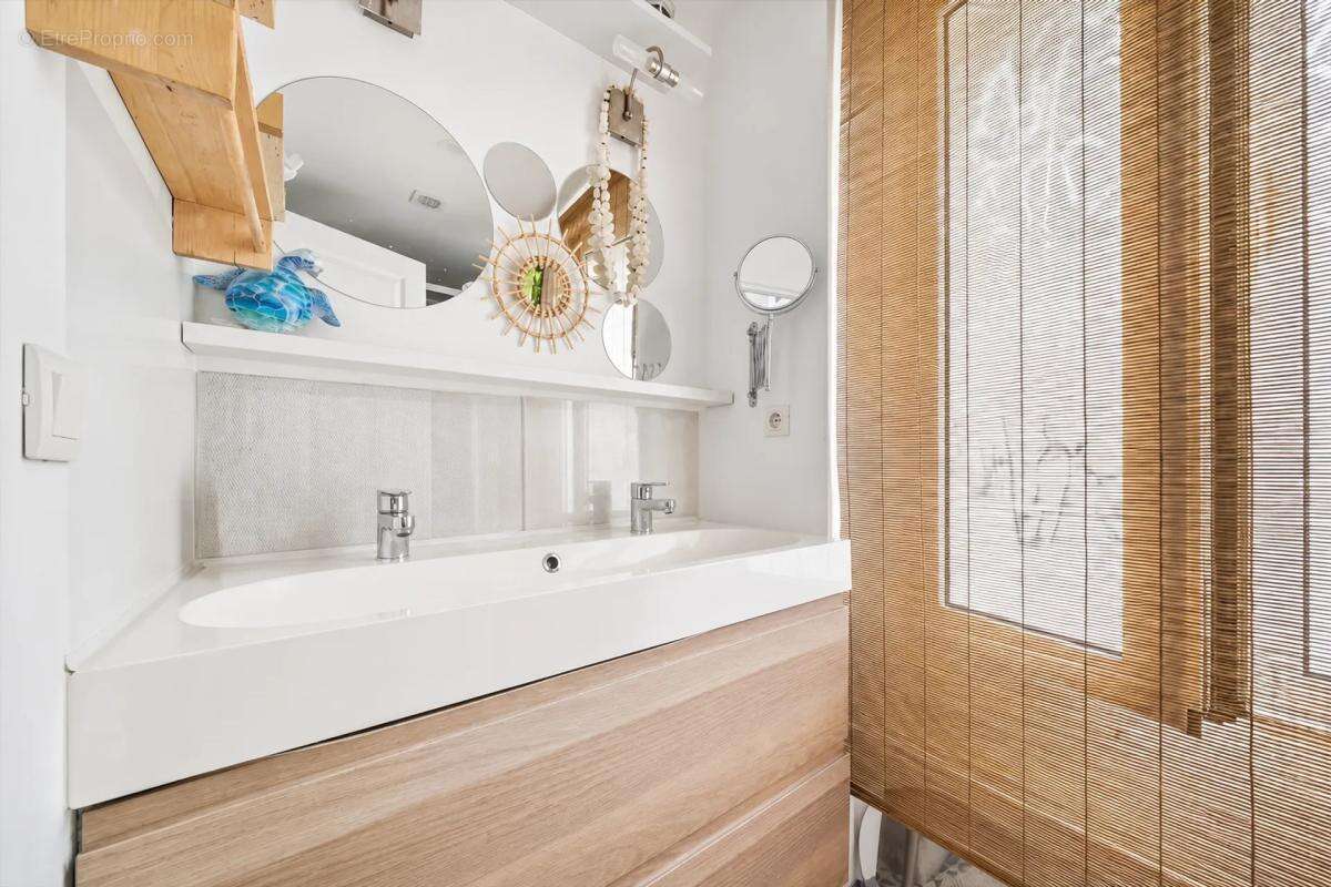 Appartement à CHARENTON-LE-PONT