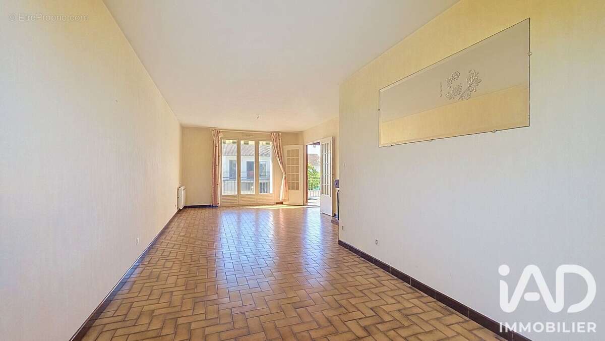 Photo 3 - Maison à YZEURE