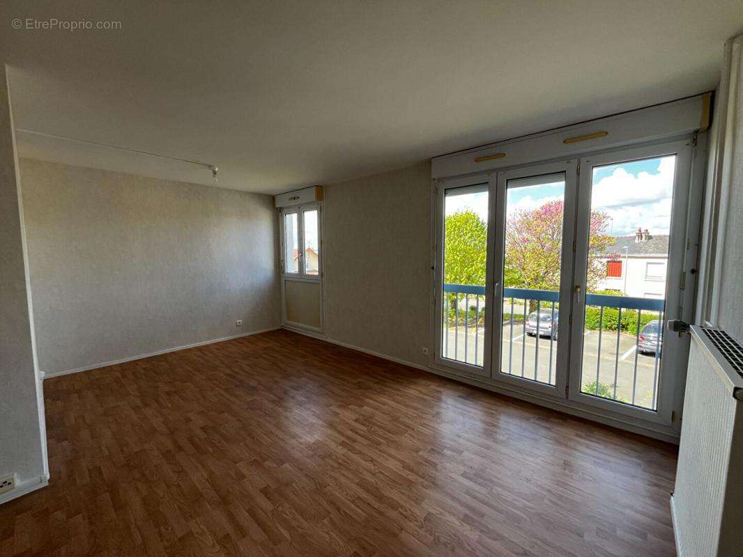 Appartement à SEICHES-SUR-LE-LOIR