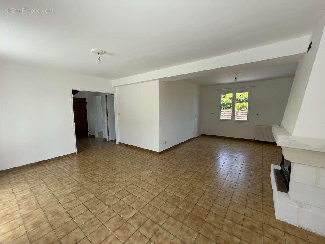 Maison à NEUILLE-PONT-PIERRE