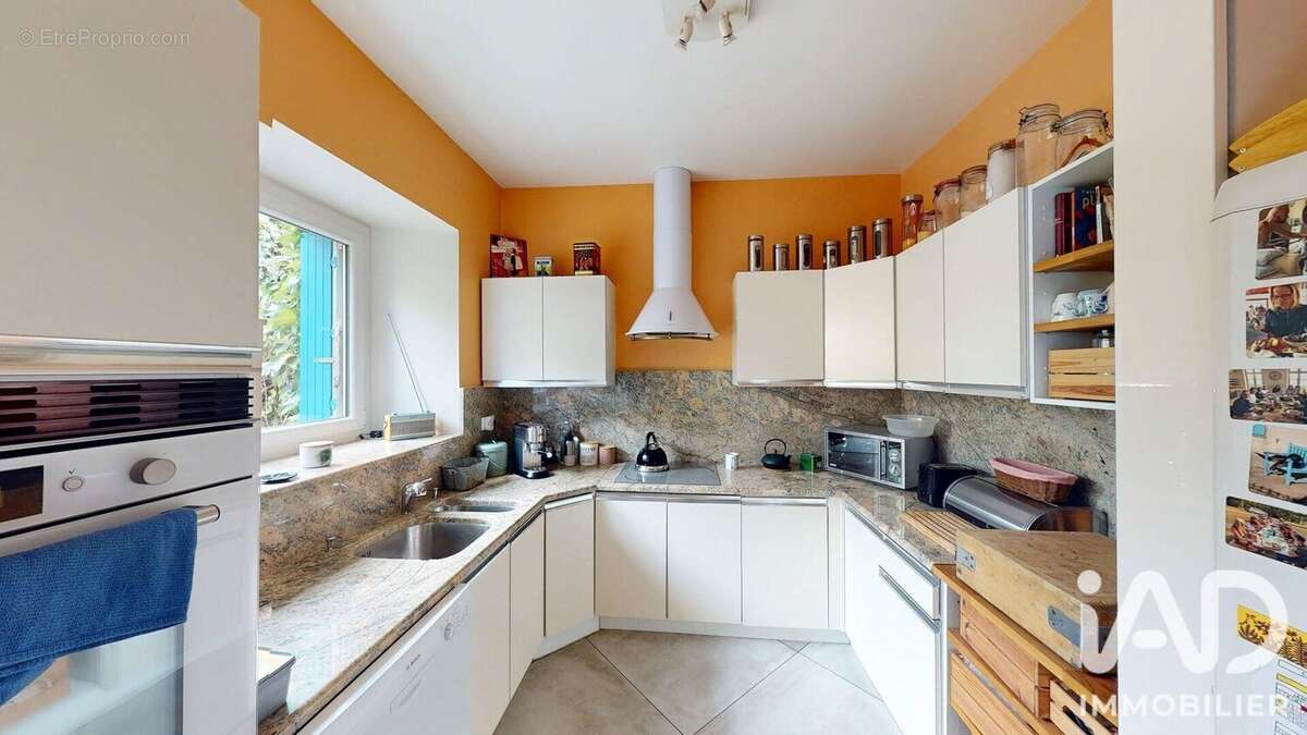 Maison 181 m² à Plessis-Saint-Jean  - photo 7