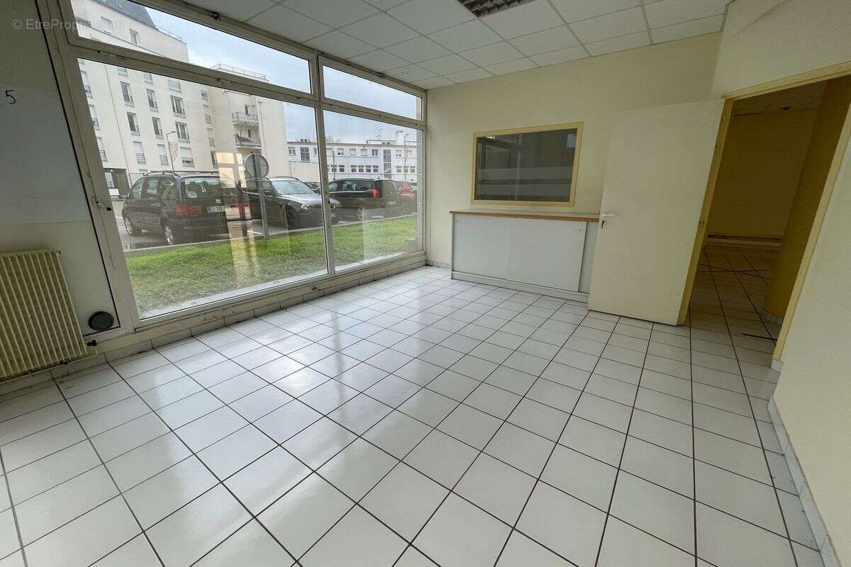 Commerce à JOUE-LES-TOURS