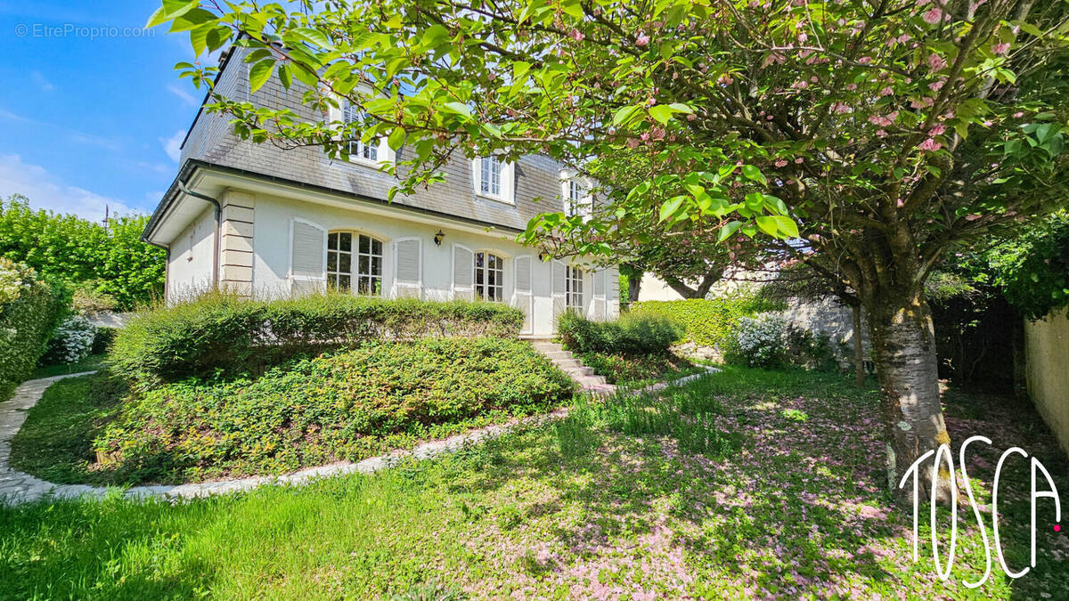 Maison à THIAIS