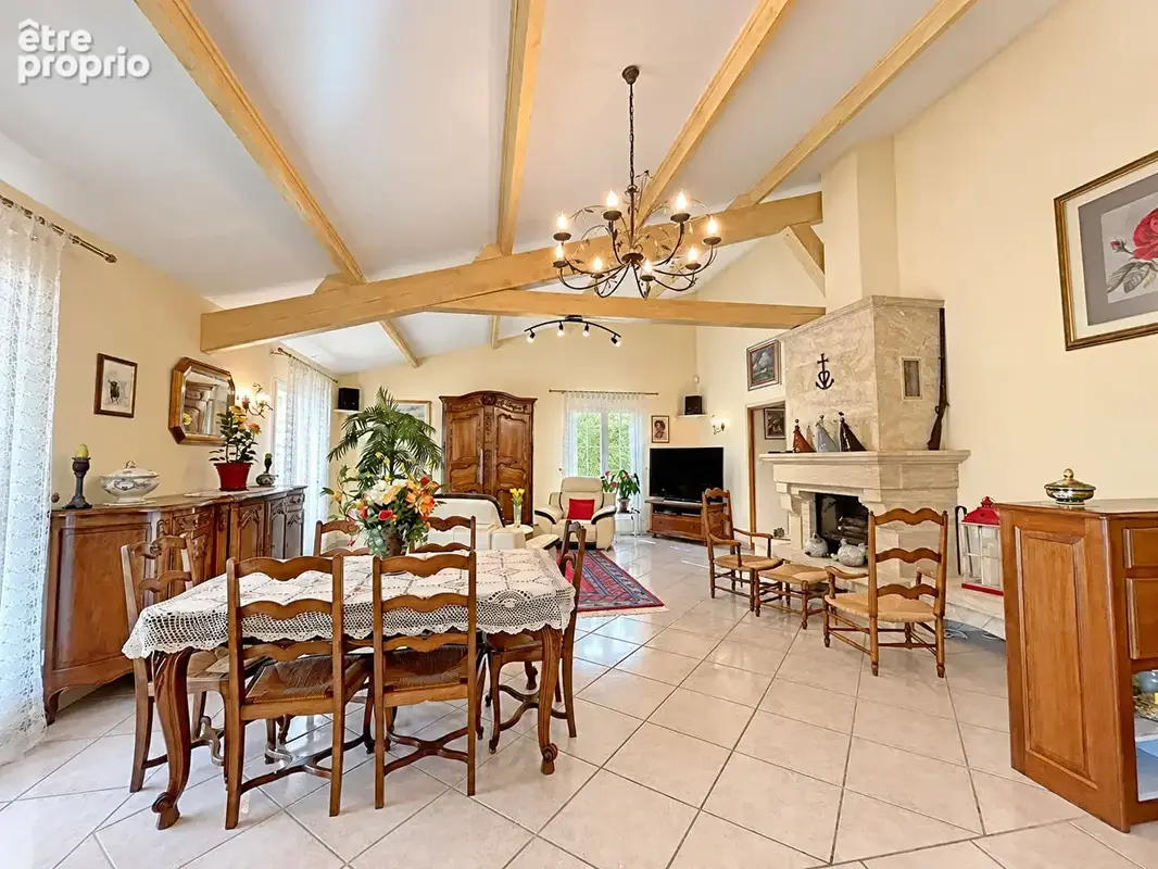 ARLES - Pont de Crau Villa de 129 m² - photo 4