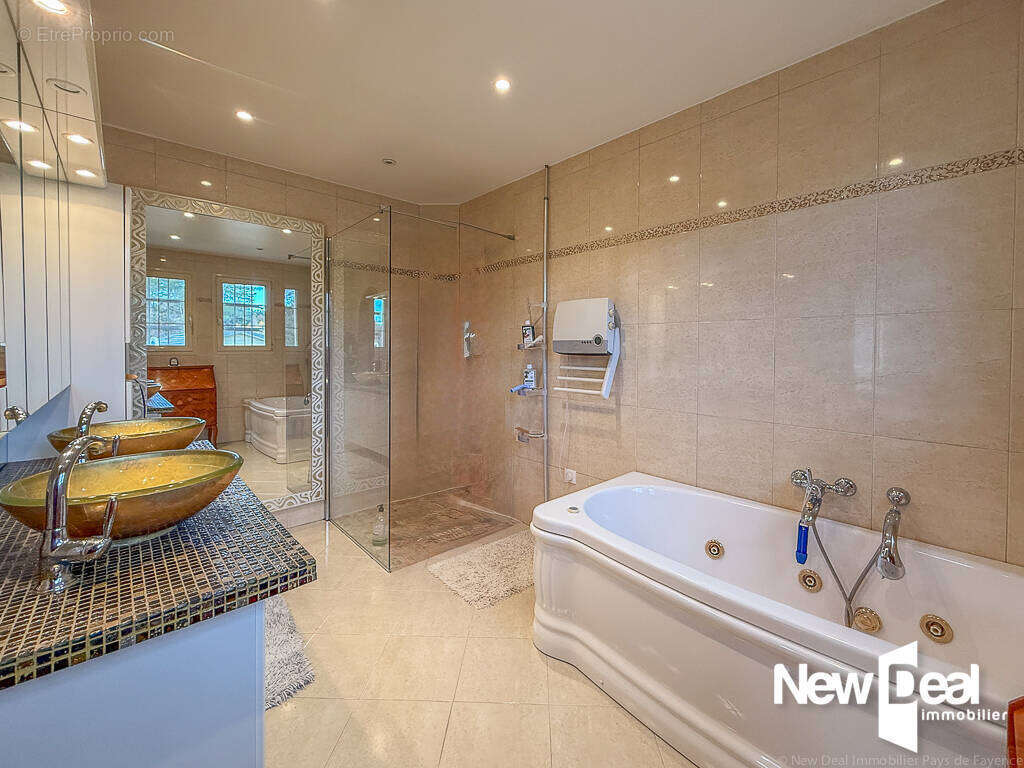 Maison à MONTAUROUX