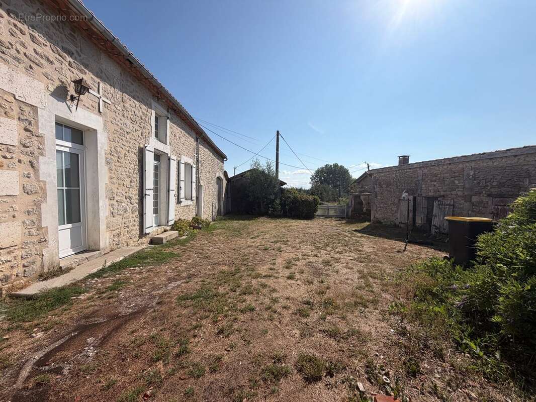Maison 124 m² à Perignac  - photo 7