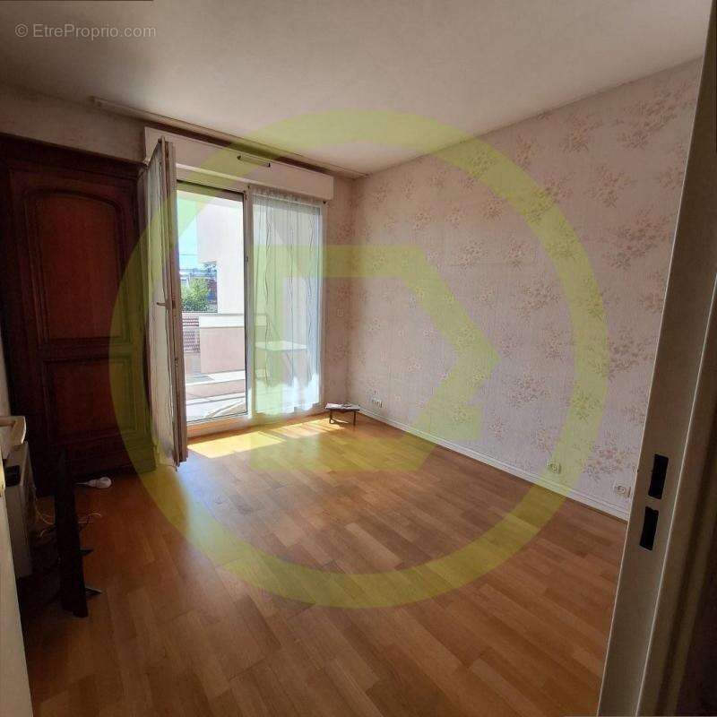 Appartement à BEAUCHAMP